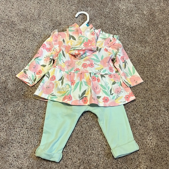 First Impressions Matching Set - Picture 2 of 6